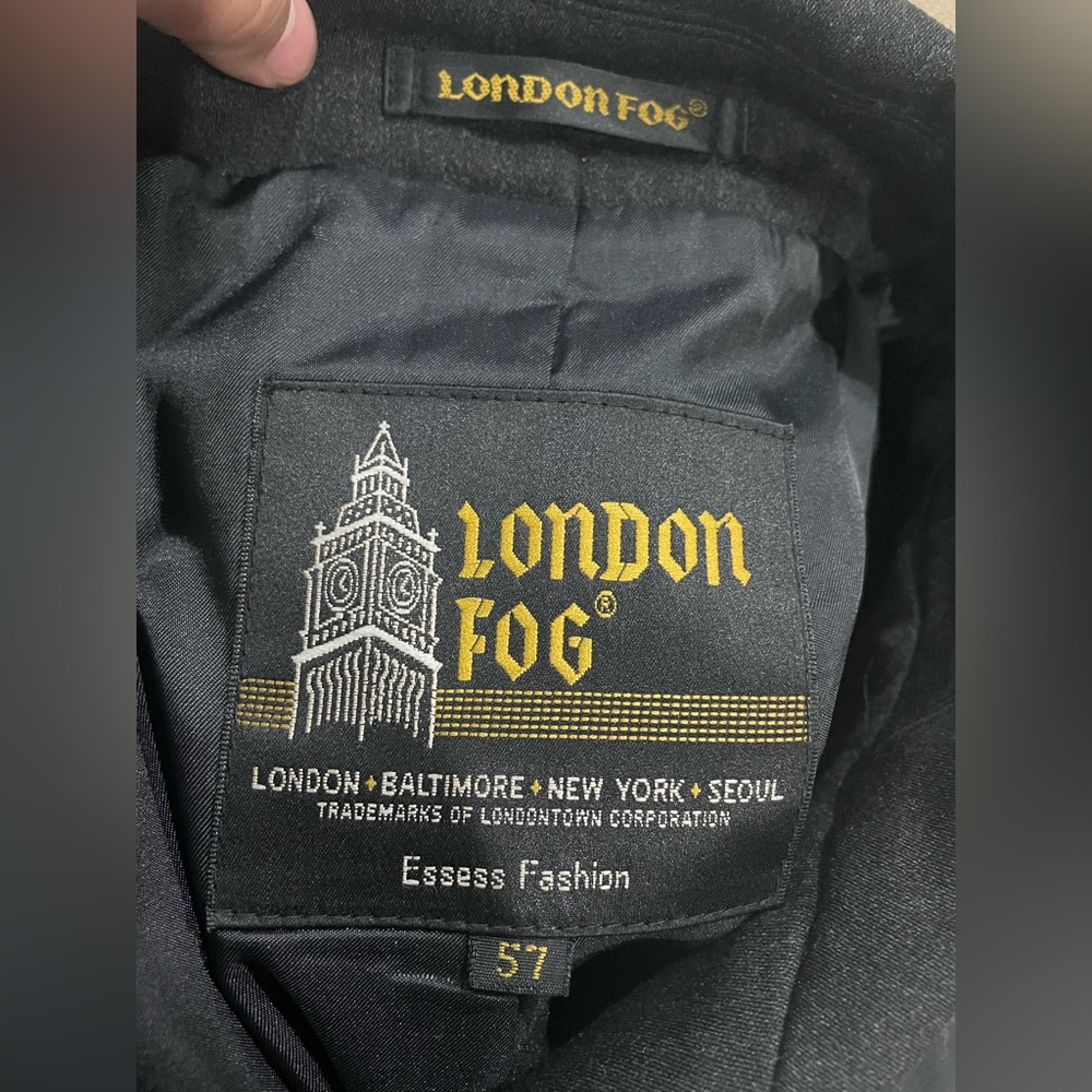London Fog long over coat. Size large. Used. Condition 9/10 - Picture 5 of 8